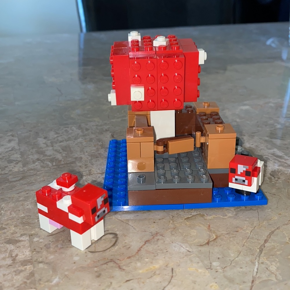 LEGO Minecraft Mushroom (baby and adult)